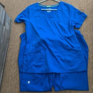 Healing hands scrub set . Blue . Size large . Good condition.